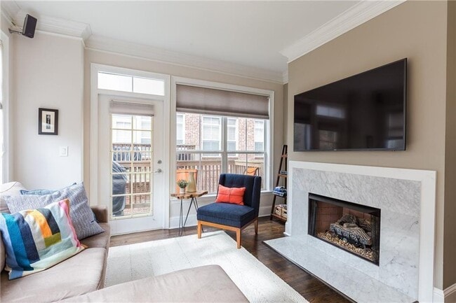 Building Photo - 1155 Glenridge Pl NE