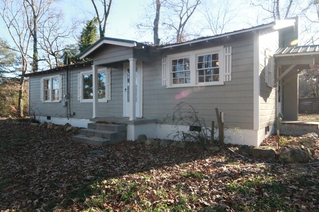 Primary Photo - 3 Bedrooms, 1 Bathroom - Home in East Rome!