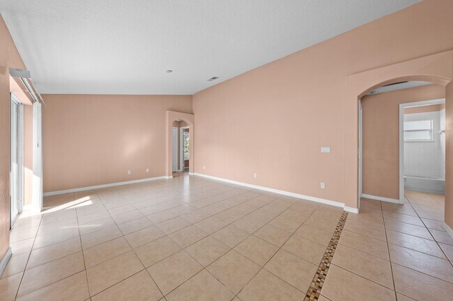 Building Photo - 4 Bedroom 3 Bath Home - Kissimmee ~ Southport Bay Community