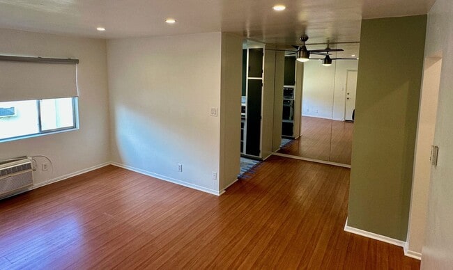 Building Photo - 18546 Clark St