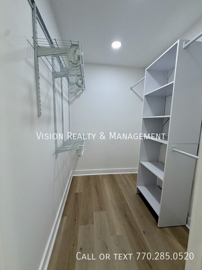 Building Photo - 1255 Campbellton Rd SW