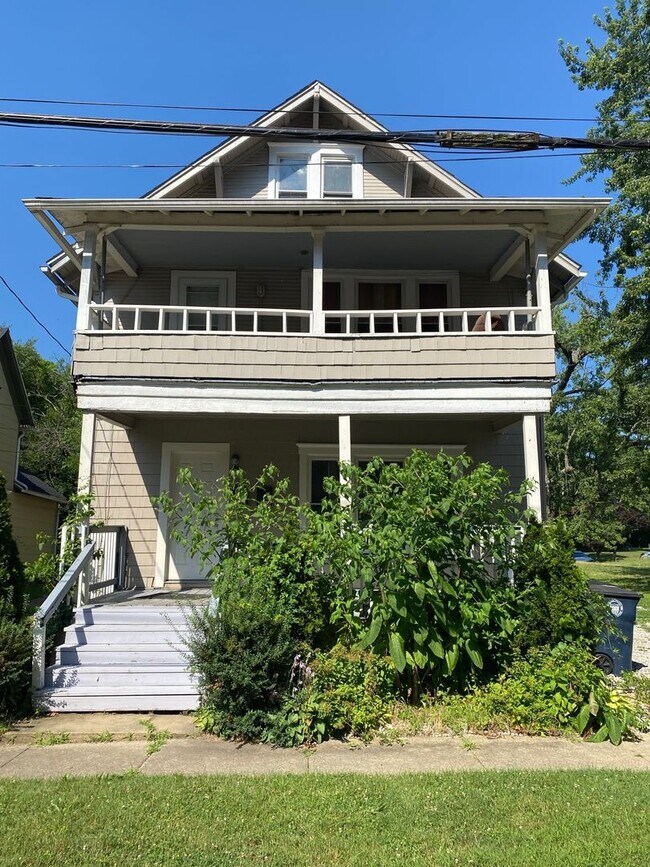 Primary Photo - 198-200 Westwood Ave Akron, OH 44302 MFH2 ...
