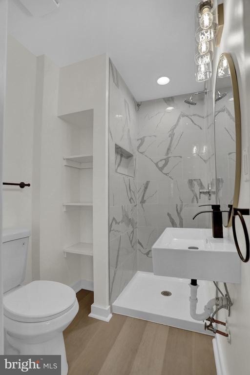 Building Photo - 3202 Dudley Ave