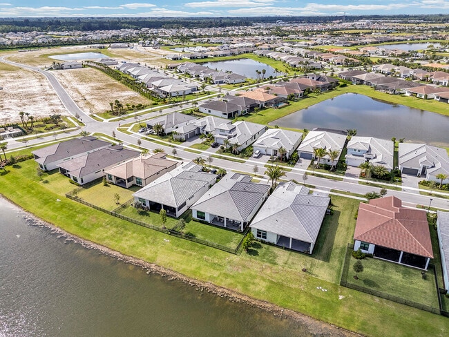 Building Photo - 5320 St Armands Way