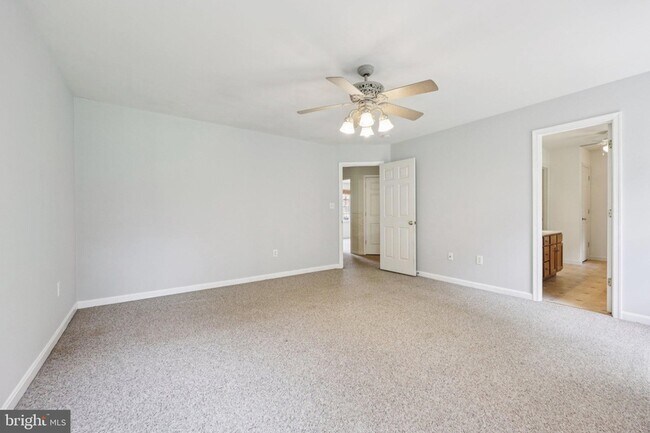 Building Photo - 11607 River Meadows Way