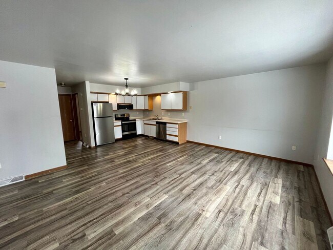Primary Photo - 4108-4108 E Jelinek Ave