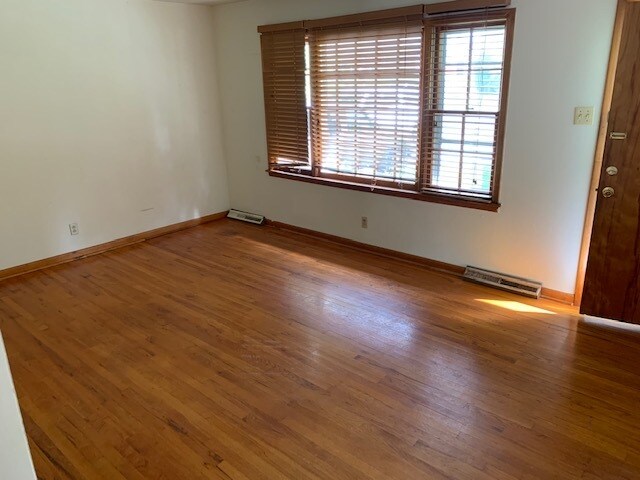 Building Photo - 2409 Fleetwood Dr