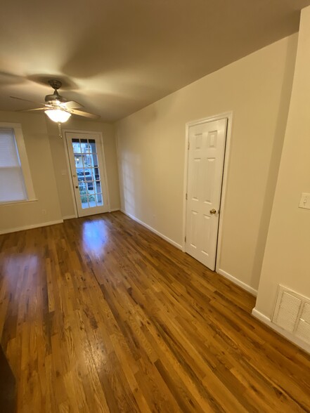 Building Photo - 3019 Ellwood Ave