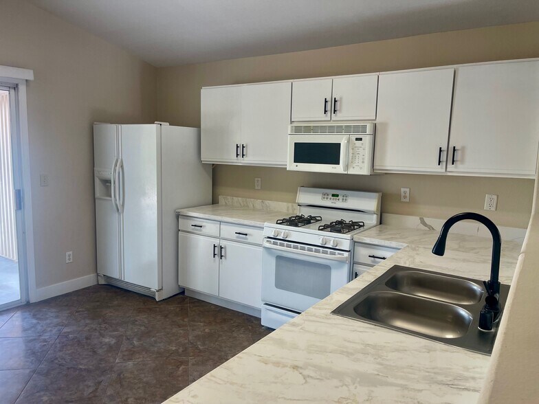 Building Photo - 5424 Eagle Claw Ave