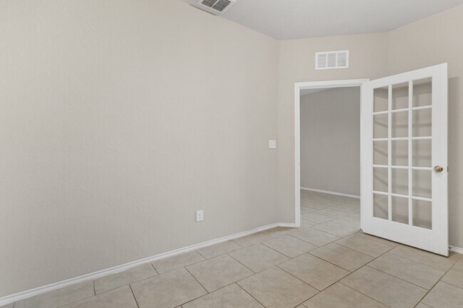 Building Photo - 10719 Noble Canyon