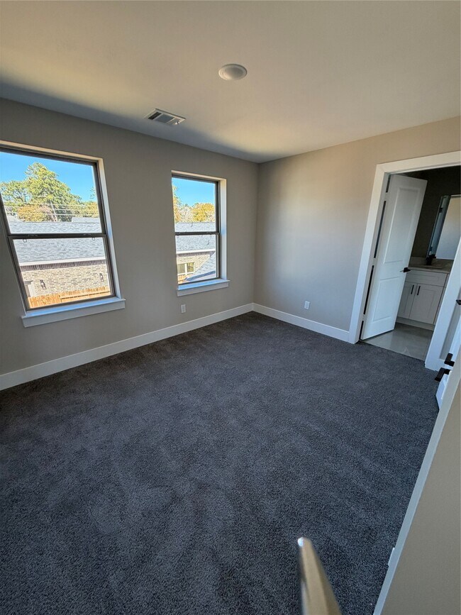 Building Photo - 2614 Martinas Ct