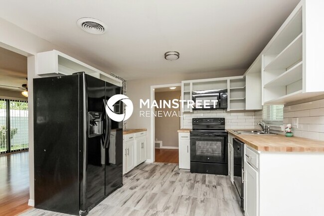 Building Photo - 5311 Ridgeway Dr
