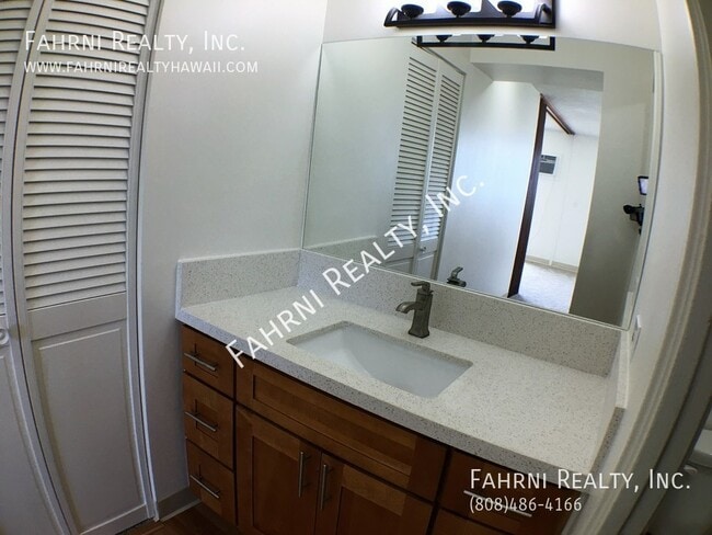 Building Photo - 98-1038 Moanalua 1404-