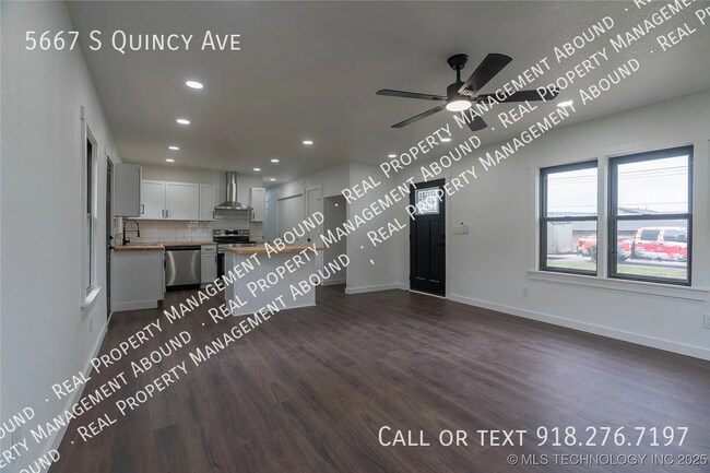 Building Photo - 5667 S Quincy Ave