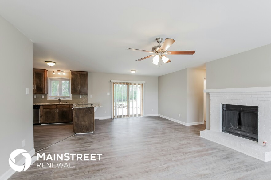 Building Photo - 20901 Sierra Vista Dr