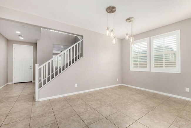 Building Photo - Beautiful Gilbert home located in the desirable Windhaven community!