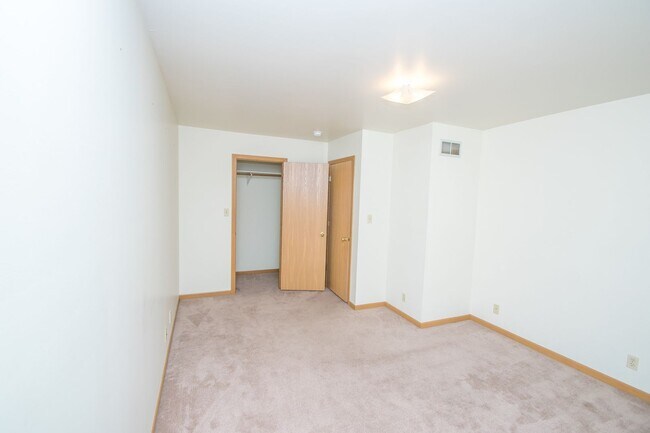 Building Photo - 2 bedroom / 1.5 bathroom Townhome for rent in Chesterton