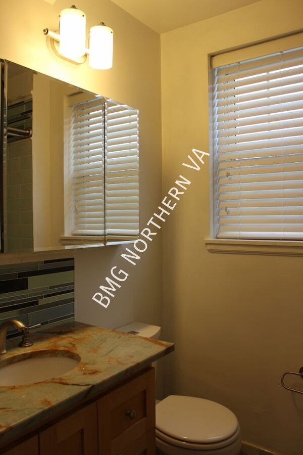 Building Photo - 2739 S Buchanan St