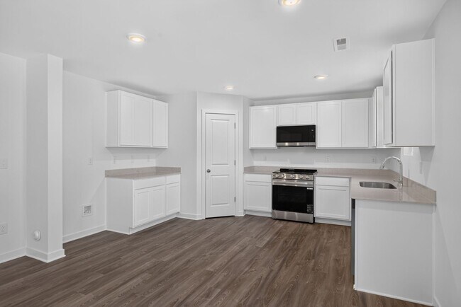 Building Photo - 882 Waterworks Rd