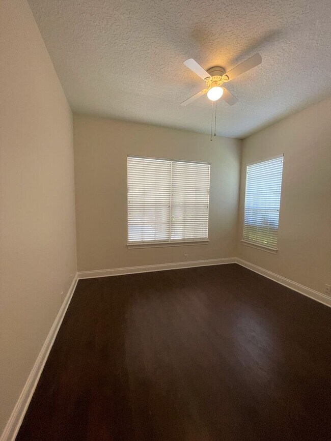 Building Photo - Keenes Point - Windermere