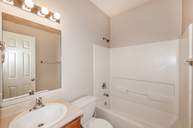 Building Photo - 8331 Chesterhill Ln