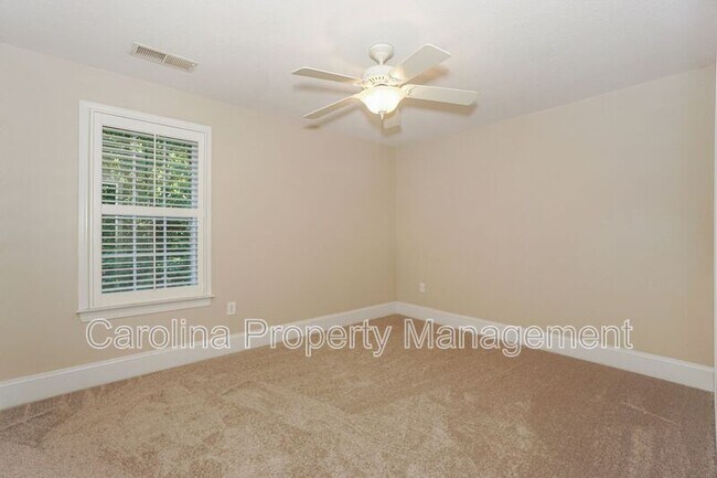 Building Photo - 181 Streamside Pl