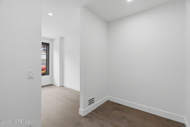 Building Photo - 9 Minerva St