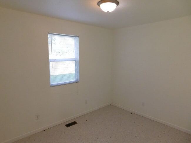 Building Photo - 103 Bailey Meadows