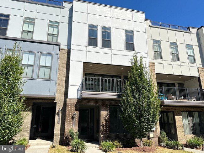 Building Photo - 23115 Cottonwillow Sq
