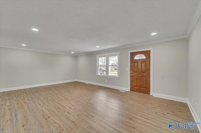 Building Photo - 117 Mandy Dr