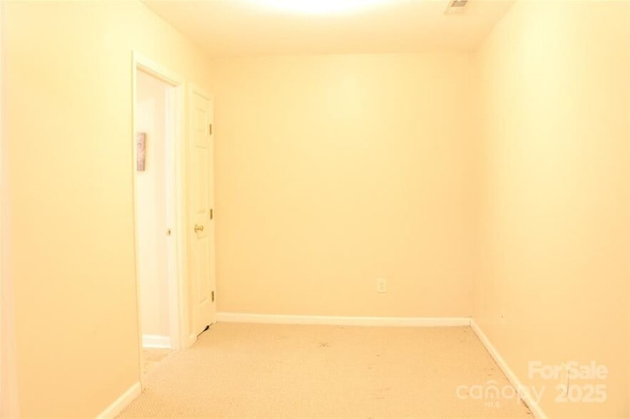 Building Photo - 10946 Garden Oaks Ln