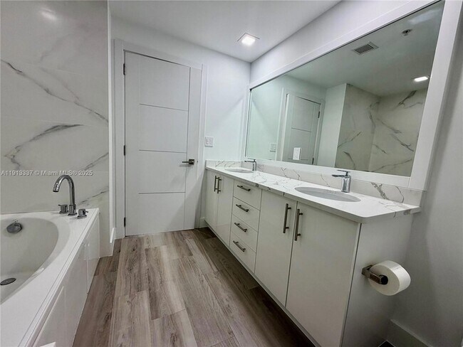 Building Photo - 550 Okeechobee Blvd