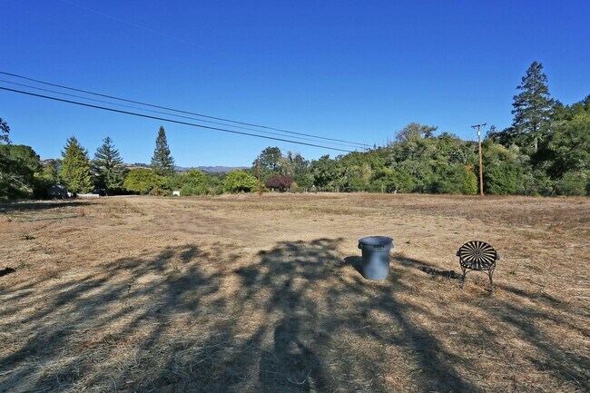 Building Photo - Gorgeous 4BR/3BA Single Family Home in the heart of Sonoma Wine Country, Pool, Deck, Pickle Ball ...