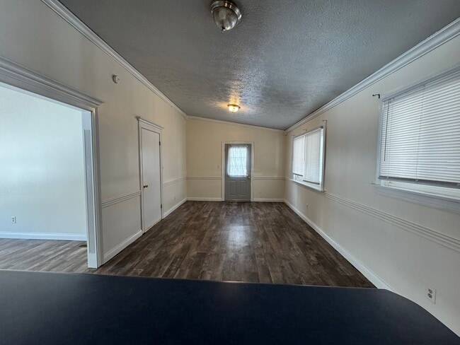 Building Photo - 5508 Meckes Ln