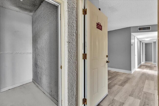 Building Photo - 1500 N Congress Ave