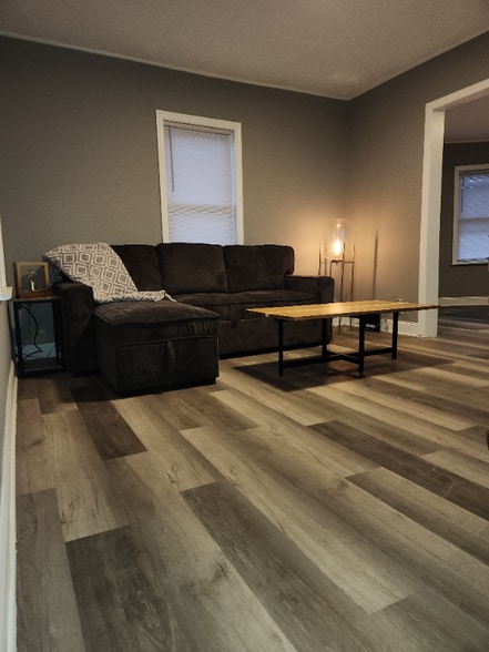 Building Photo - 1404 Monroe Ave