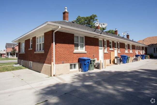 Building Photo - 643 E 22nd St