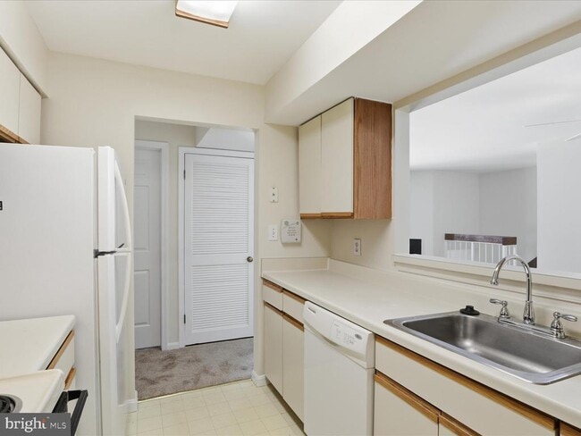 Building Photo - 13650 Orchard Dr