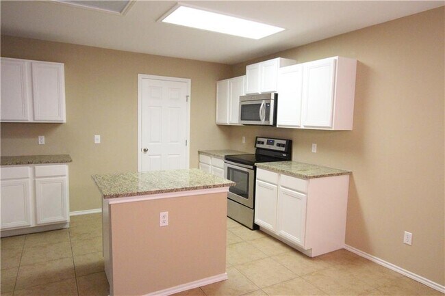 Building Photo - 207 Sunny Brook Dr