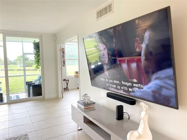 Building Photo - 2671 S Course Dr