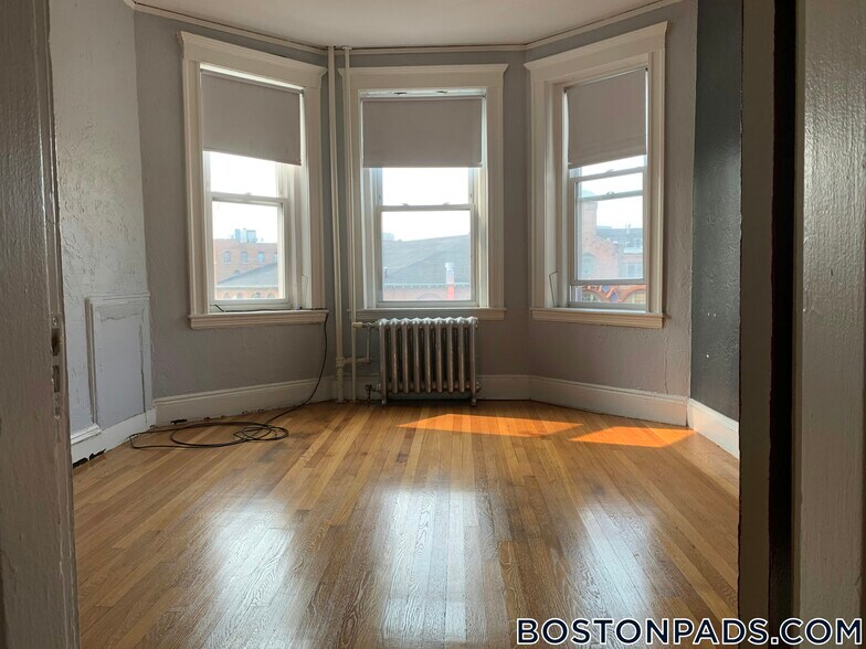 Building Photo - 1171 Boylston St