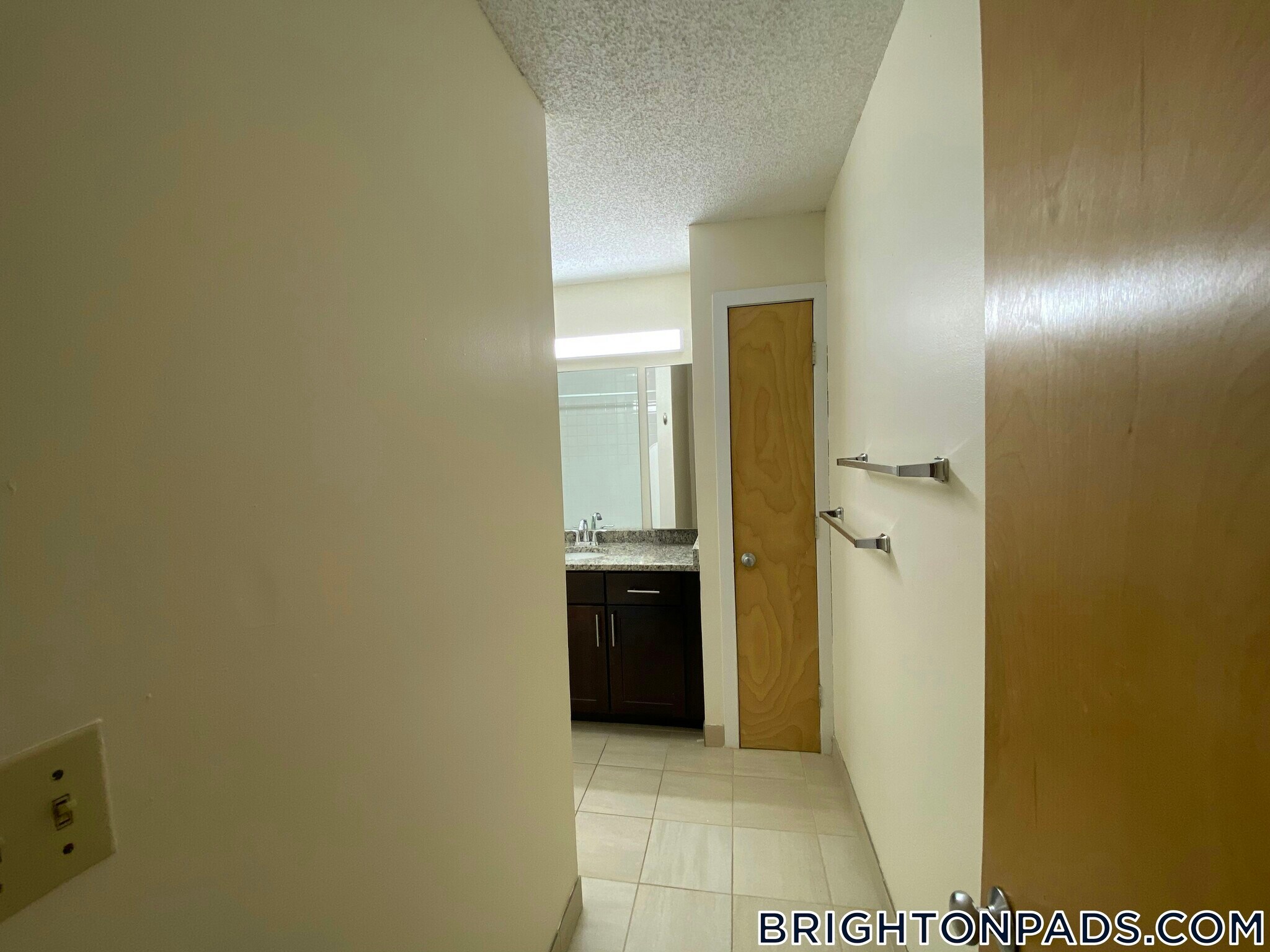 Building Photo - 152 N Beacon St