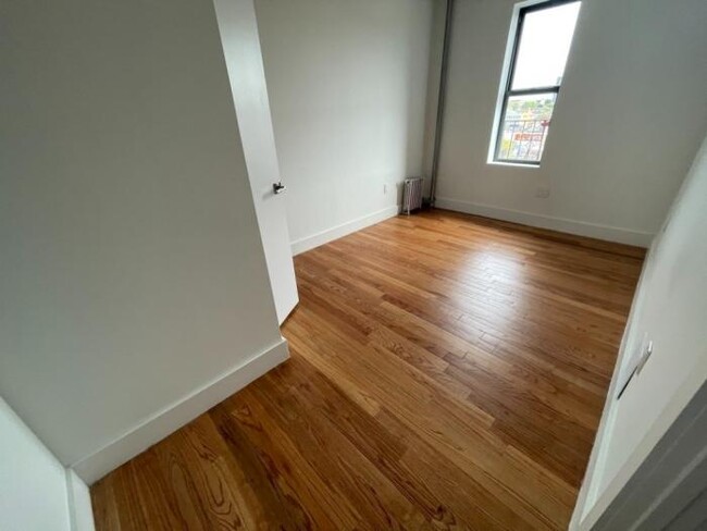 Building Photo - 1 bedroom in BRONX NY 10457