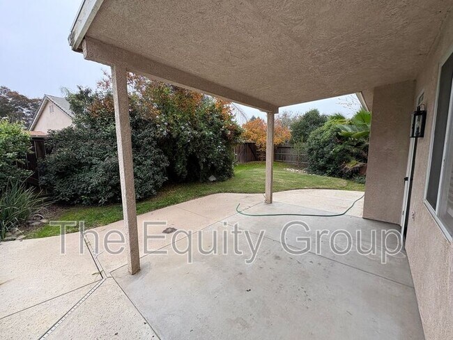 Building Photo - 2650 S Peppertree St