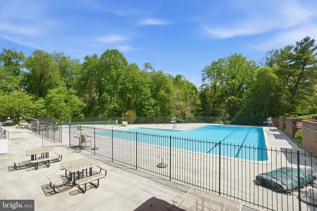 Building Photo - 7651 Tremayne Pl