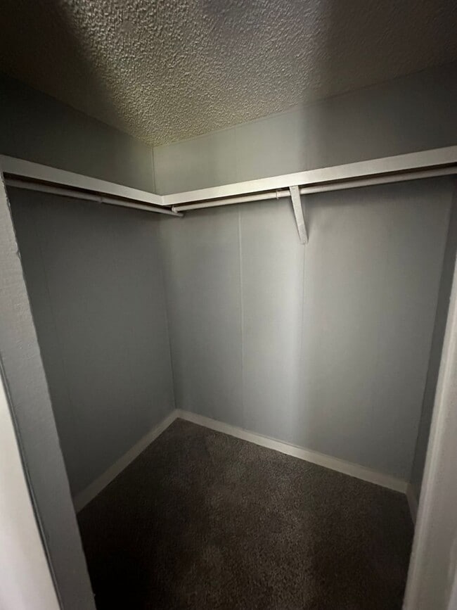 Building Photo - 1376 Fleetwood Cir
