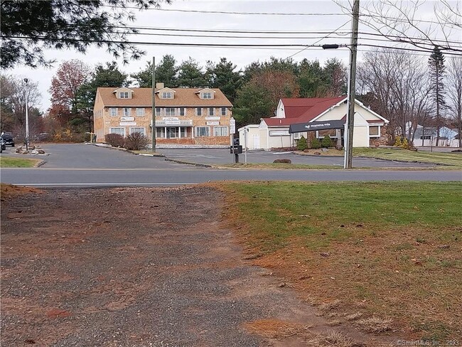 Building Photo - 1762 Meriden Waterbury Tpke