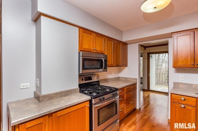 Building Photo - 3084 Parkwild Dr
