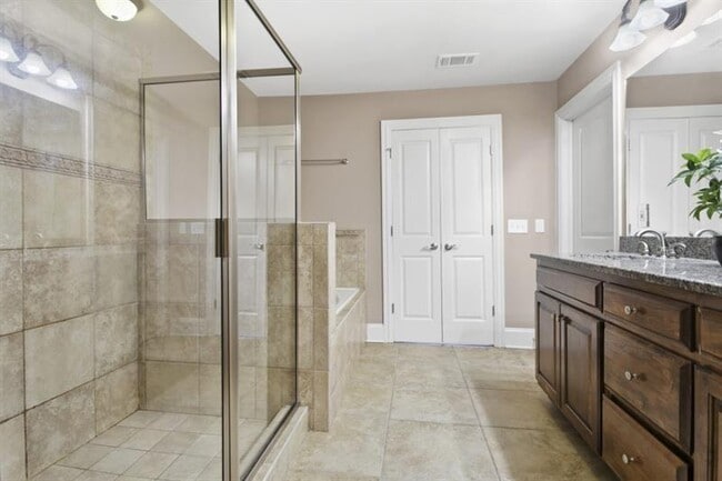 Building Photo - 5840 Vista Brook Dr
