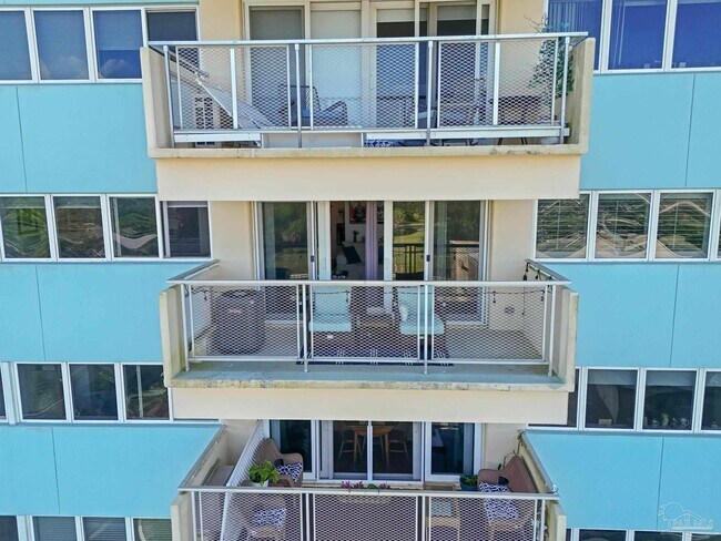 Building Photo - 825 Bayshore Dr